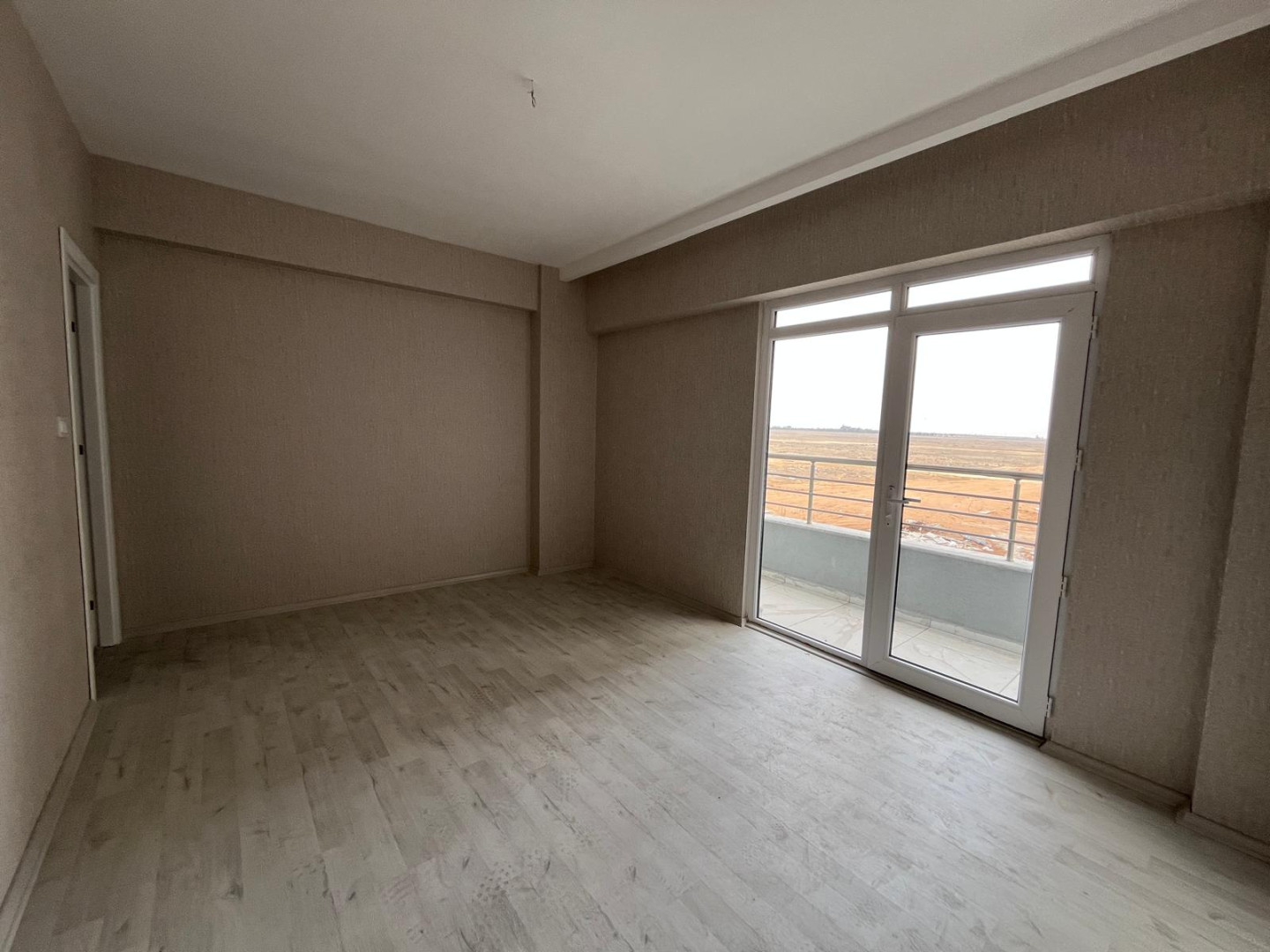 KOSOVA DA SIFIR BALKON TEZGAHLI 3+1 DAİRE